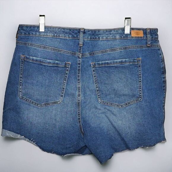 Sofia by Sofia Vergara Lila Short size 16W - Picture 4 of 8